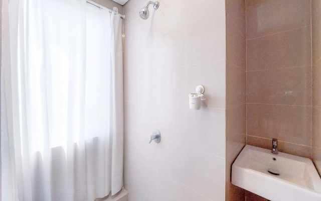 Good Place And Cozy Studio Apartment B Residence