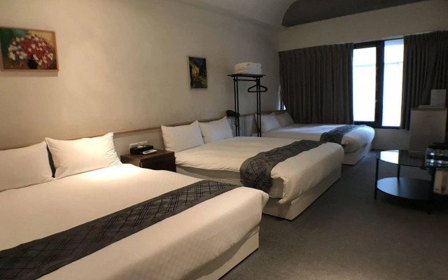 Royal Hotel