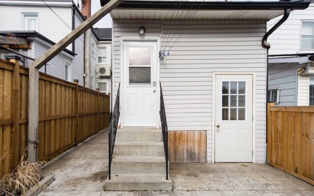 Elegantly Appointed Detached House in the Central City