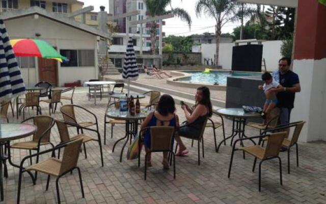 Hotel Almond Beach
