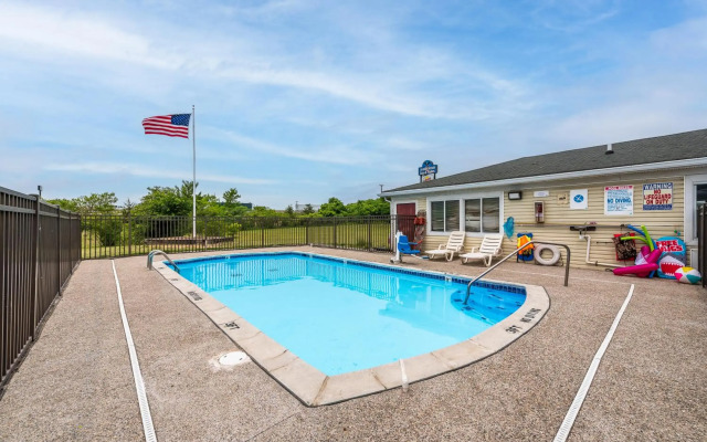 American Inn and Suites Dundee