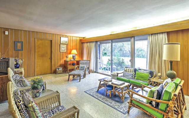 Mid-century Hideaway: Spacious Brownsville Home!