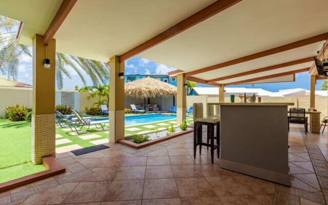 Amazing 3BR Villa w Large Private Pool Gameroom