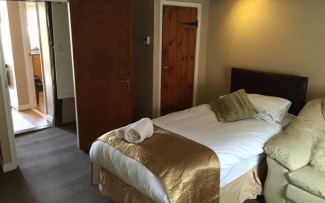 The Shipwrights Arms Hotel
