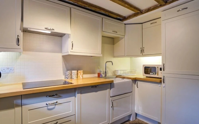 Hollytree Cottage, Chipping Norton