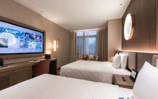 Huazhu - deluxe bed room(Street view) — фото 1
