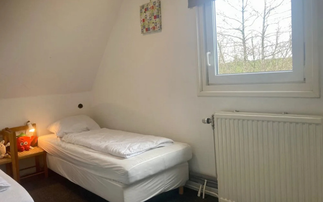 Spacious 6-person Holiday Home Dijkrose Close to the Lauwersmeer