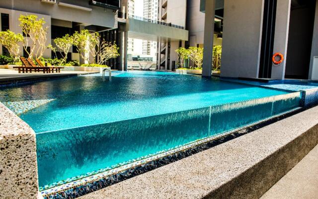 Imperio Residence with Private Bathtub by Lets Stay