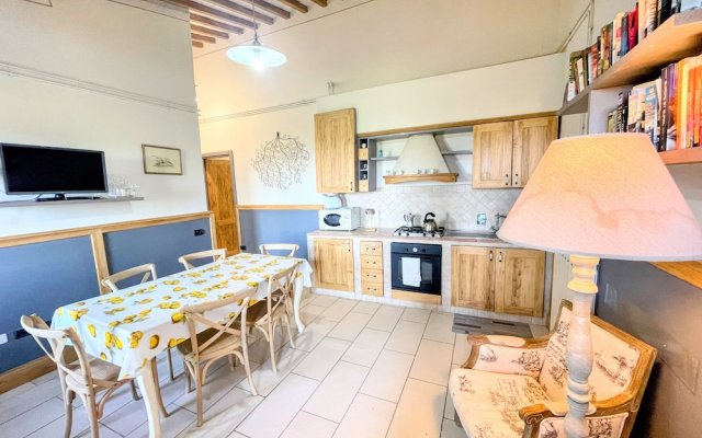 "apt 6 - Enjoy a Relaxing Time in a Romantic Setting, 0.7 Kms/spoleto Centre"