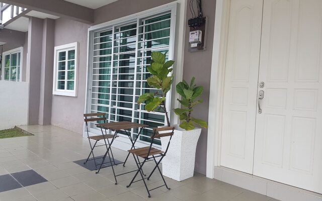 Sitiawan Homestay