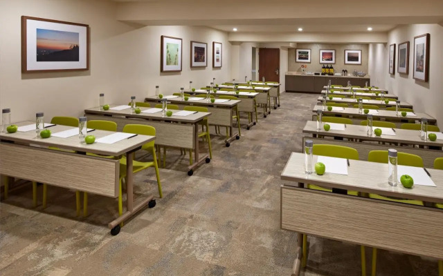 The Anza - A Calabasas Hotel