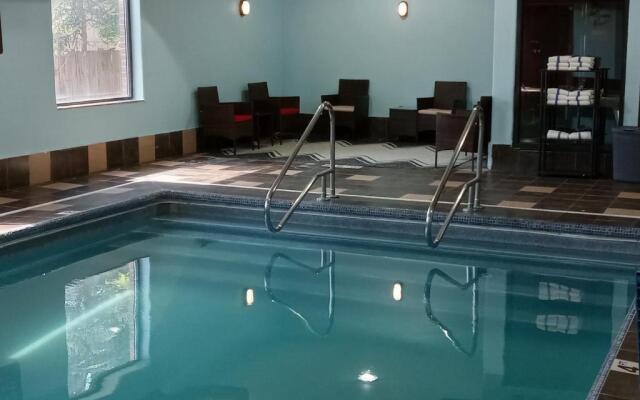 Red Roof Inn & Suites Detroit-Melvindale/ Dearborn