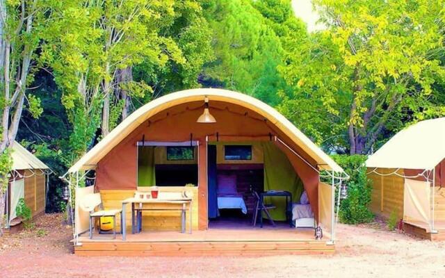 Camping des Rives des Corbieres