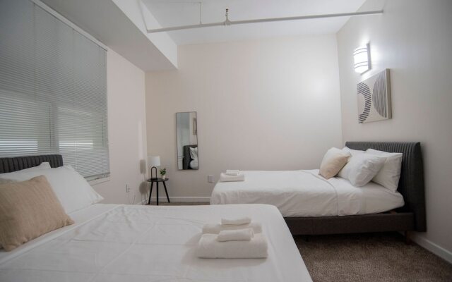 3BR CozySuites TheBlock Skybridge Access