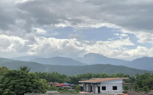 Sandee Place Chomthong