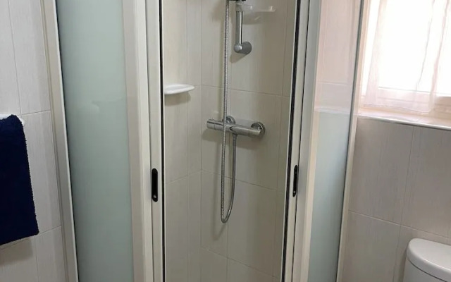 Sunset Modern Apt - Near Beach, Wifi & Cable TV