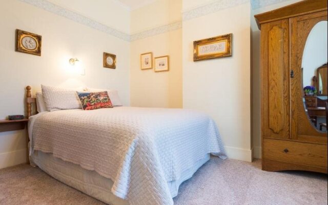 Sussex House Bed & Breakfast
