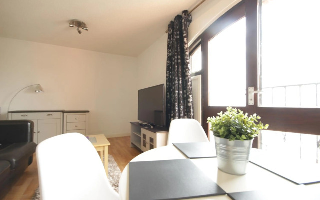 Marina Humber View Apartment