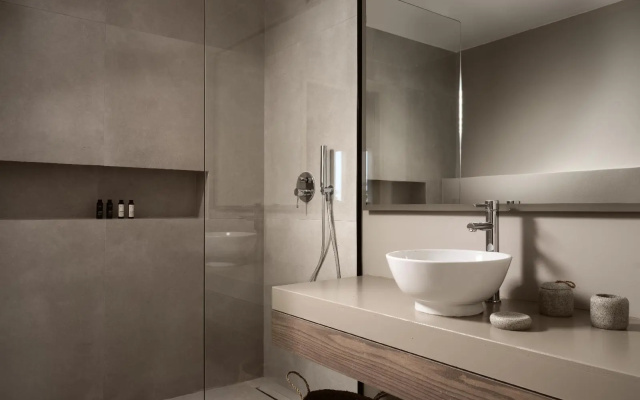 The Bay Hotel & Suites