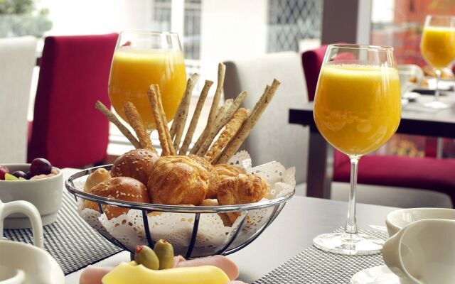 Sol de Oro Hotel & Suites