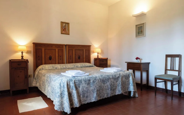 Country Villa In Tuscan Hills
