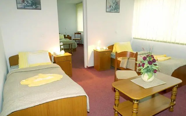 Karoly Hotel