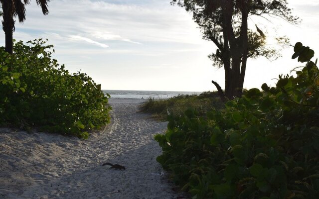 Runaway Bay Resort by BBG