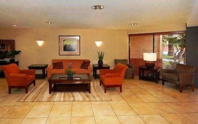 Quality Inn & Suites Downtown Phoenix