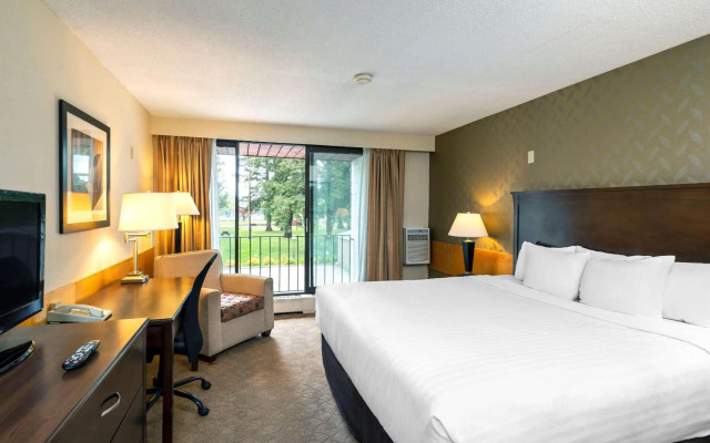 Prestige Riverside Lodge