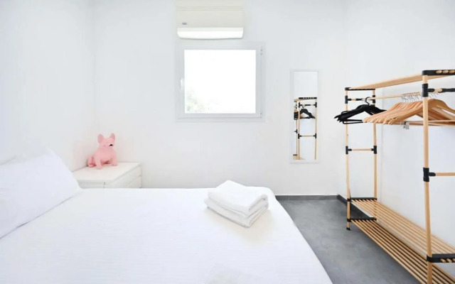 Sunny 3BR Penthouse near the Beach by HolyGuest