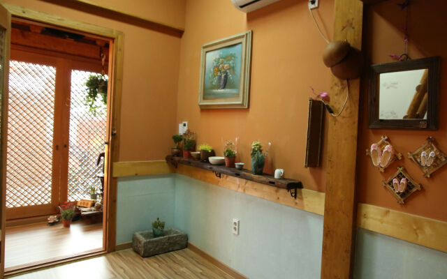 Gangneongjeon Hanok Stay