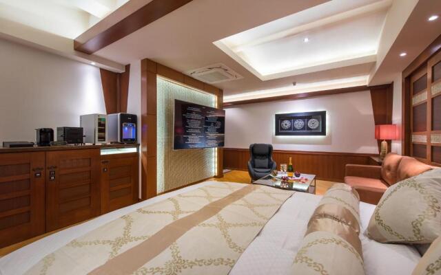 Hotel Dior7 - Adults Only