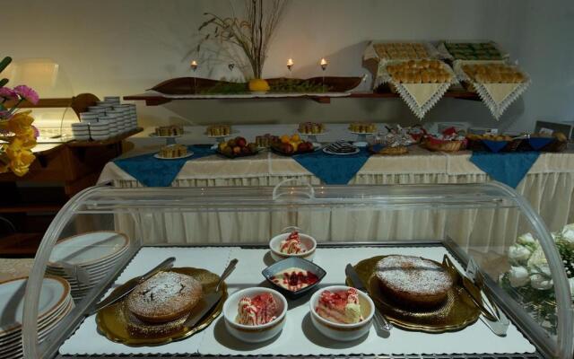 Hotel Tritone