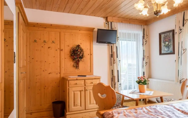Spacious Apartment in Fügen near Ski Area