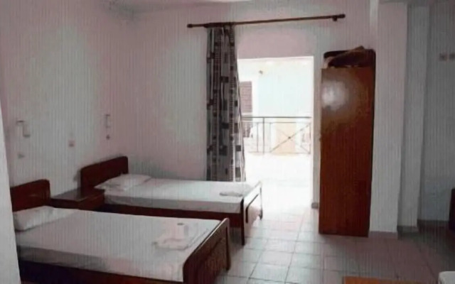 Lemon Grove Hotel and Studios