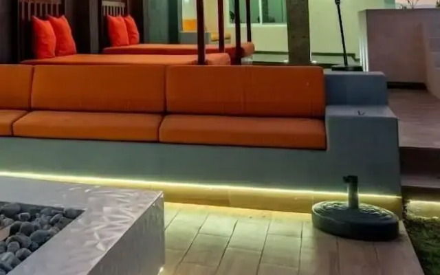 Loft with Pools and Rooftop Sky Bar
