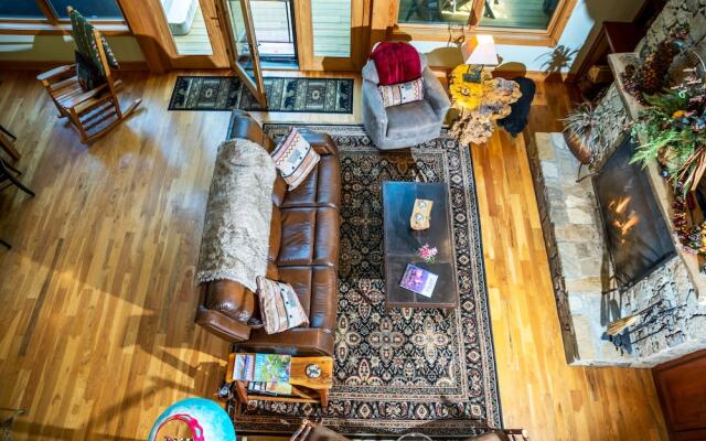 Bent Creek Lodge Bed & Breakfast