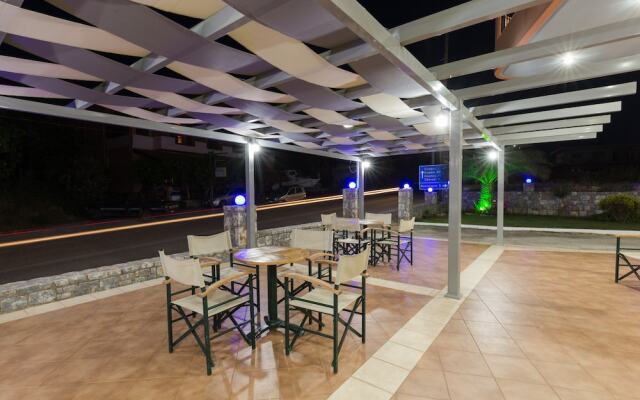 Avenue Hotel