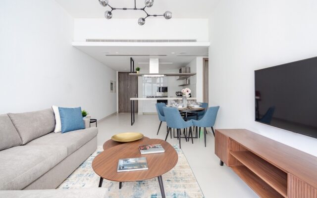 Posh & Spotless 1BR Apartment on Palm Jumeirah