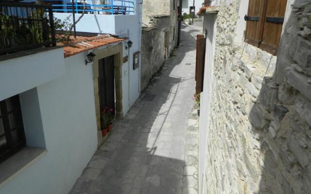 Aristos Houses