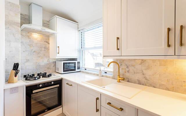 Stylish Apartment In Leafy Richmond