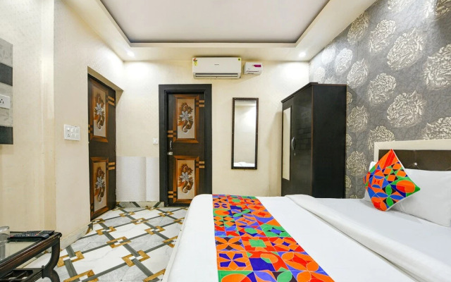 Fabhotel Royal Mountain