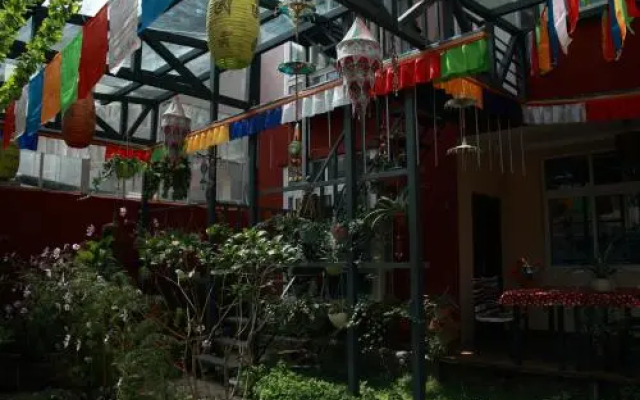 Zangqing Space Guesthouse