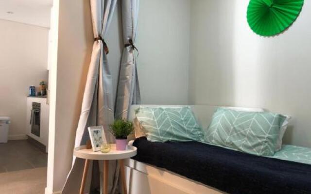 Exquisite Family Home +Parking, Close to CBD