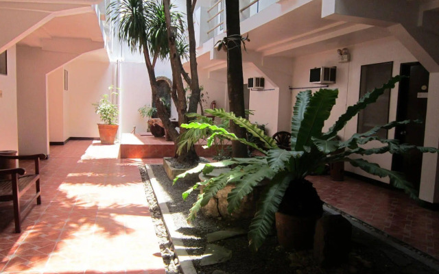 Pleasant Travelers Pension House