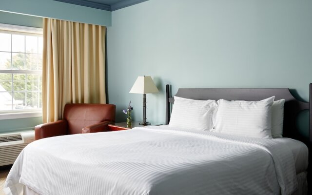 The Harbor Front Inn