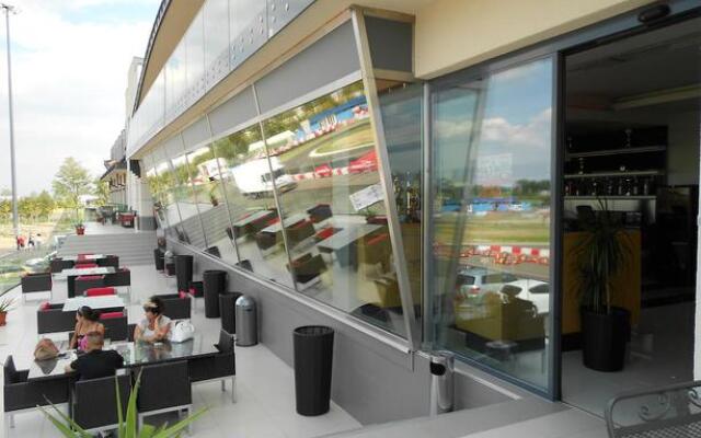 Gokart Hotel