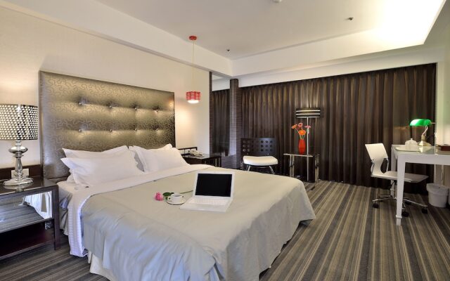See's Revert Hotel