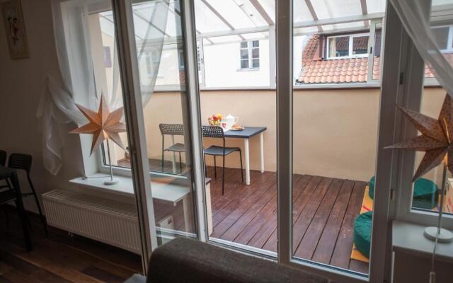 V 12 -Terrace + 3 rooms apartment Vilnius Old Town