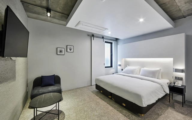 Hotel Intro
